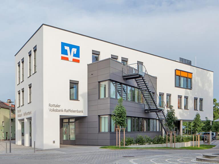 Rottaler Volksbank – Raiffeisenbank Firmen- und Individualkundenzentrum