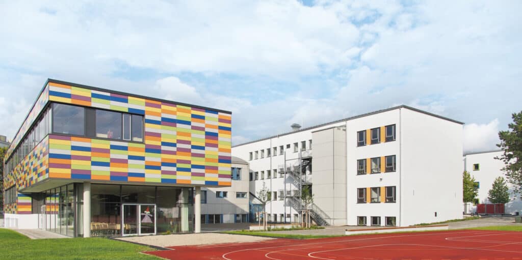 Grund-Hauptschule Garching außen