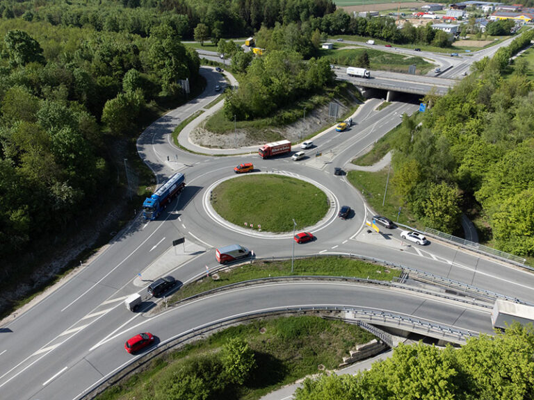 Turbokreisverkehr B20 Marktl Burghausen