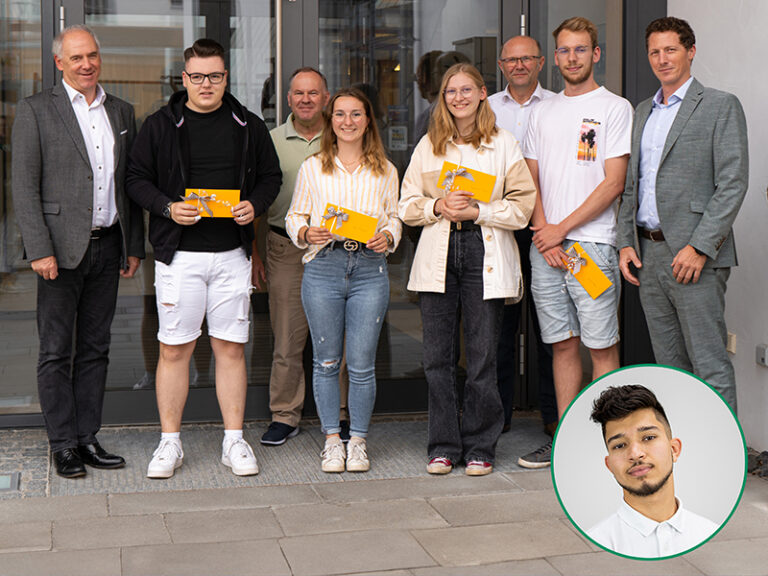 Fünf Azubis mit dem Abschluss in der Tasche