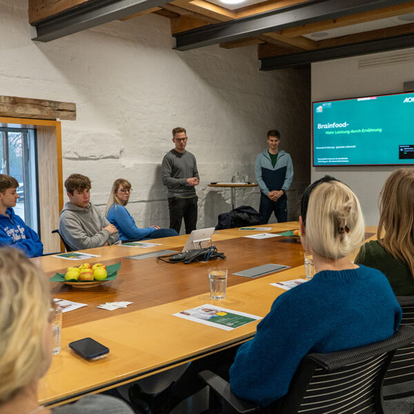 Gruppenfoto mit Teilnehmenden des Brainfood Workshops bei der COPLAN AG